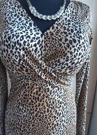 Стильное платье в леопардовом принте.6 фото