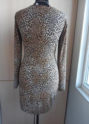 Стильное платье в леопардовом принте.4 фото
