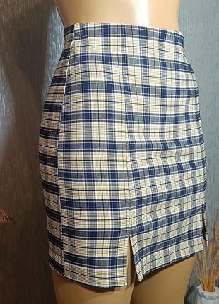 Спідниця в клітинку з розрізами