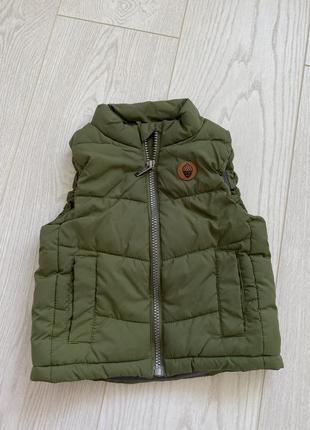 Безрукавка демисезонная