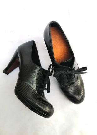 Chie mihara шкіряні ботильйони туфлі черевики чорні