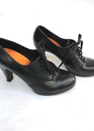 Chie mihara шкіряні ботильйони туфлі черевики чорні6 фото