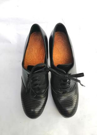 Chie mihara шкіряні ботильйони туфлі черевики чорні9 фото