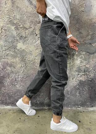 Чоловічі джинси10 фото