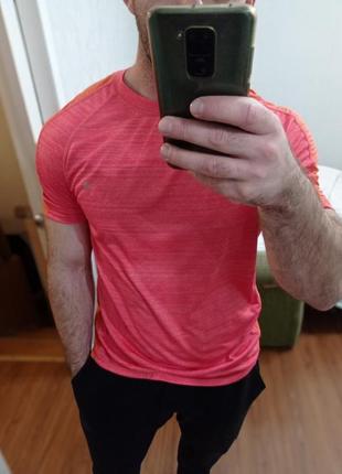 Футболка для спорту