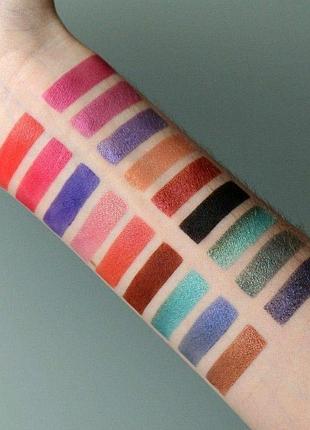 Палетка теней revolution pro regeneration palette trends mischief maker