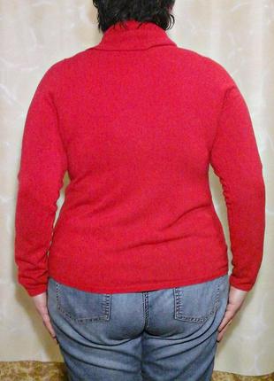 Мягкий и нежный свитер с хомутом  алого оттенка3 фото