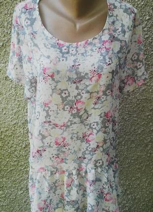 Блузка з баскою великого розміру в квітковий принт