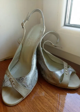 Босоножки летние