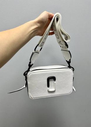 Женская кожаная сумка marc jacobs snapshot white black  (white/beige strap)