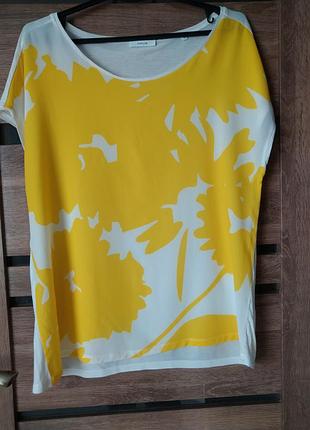 Футболка  яскрава