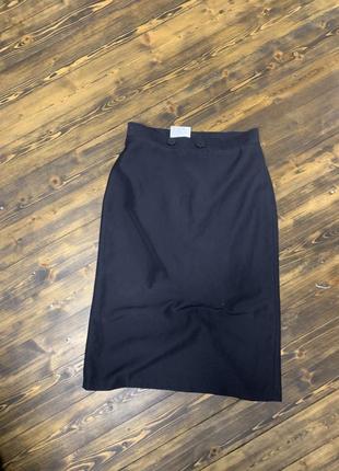 Базова спідничка міді