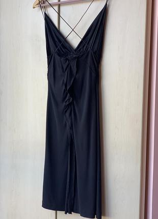 Маленькое черное сексуальное платье с красивой спинкой и рюшей сзади от mango4 фото