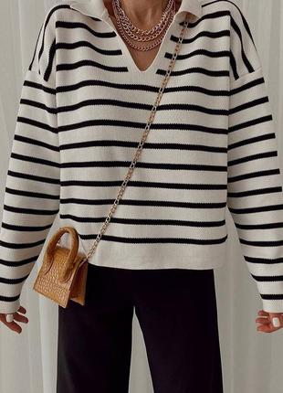 Женский оверсайз свитер «поло» в полоску