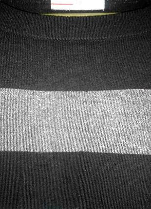 Легкий свитер с серебряной полоской 2