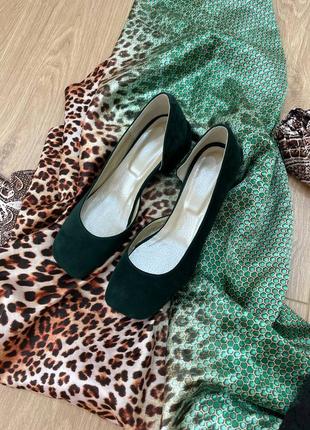Зелёные изумрудные замшевые туфли с квадратным каблуком цвет по выбору4 фото