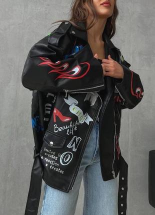 Жіноча куртка косуха з надписами6 фото