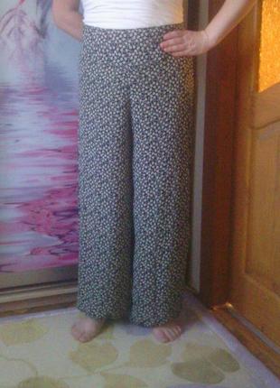 Літні брюки для теплих вечорів з квітковим принтом authentic style