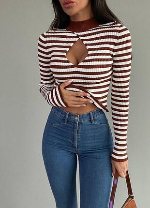 Мегатрендовый кроп-топ 2