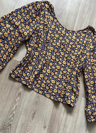 Укорочена блуза