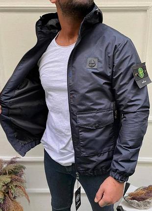 Топова вітрoвка stone island