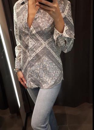 Блуза zara в модний принт5 фото