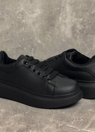 Шкіряні кросівки