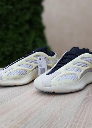 Кросівки adidas yeezy boost 700 v3 beige2 фото