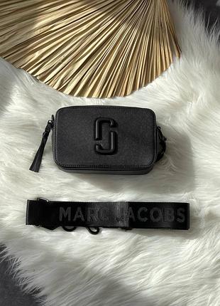 Жіноча чорна шкіряна сумка сумочка marc jacobs total black logoз