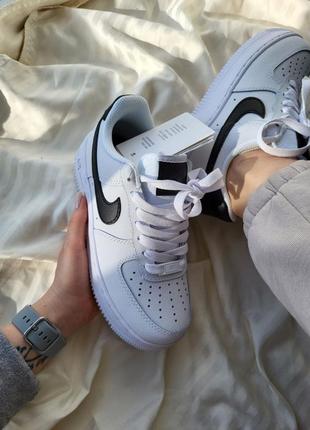 Женские кожаные кроссовки nike air force 1 white black logo