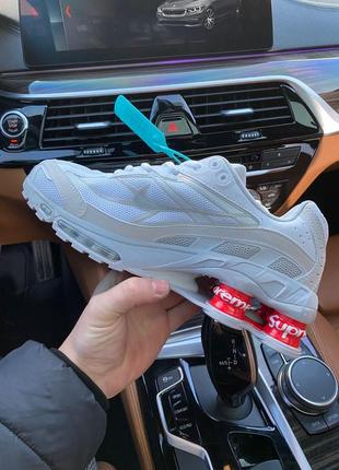 Чоловічі кросівки nike air max plus supreme. колір білий з червоним5 фото