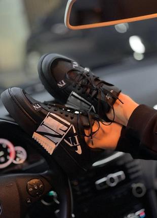 Кроссовки женские