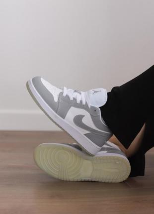 Кроссовки унисекс air jordan 1 low white/grey1 фото