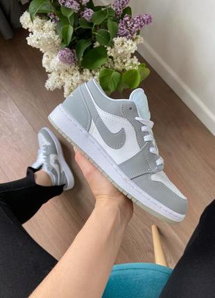 Кроссовки унисекс air jordan 1 low white/grey2 фото