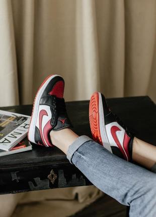 Кросівки унісекс air jordan 1 low bred toe10 фото