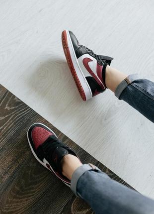 Кросівки унісекс air jordan 1 low bred toe8 фото