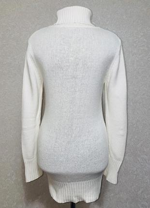 Белый удлиненный свитер с из изображением и декором oggi 2