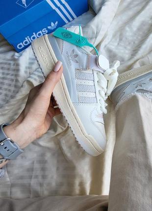 Женские кроссовки adidas forum low cream / smb