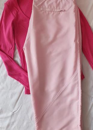 Розовые спортивные укороченные брюки с широкой штанинкой бриджи1 фото