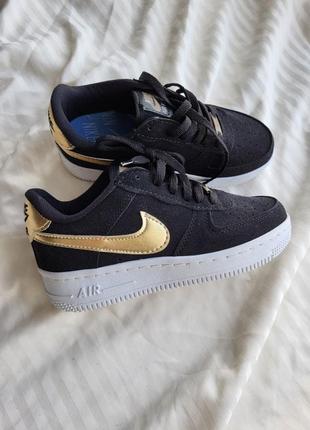 Женские кроссовки nike air force 1 black gold / smb