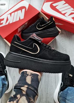 Стильные женские кроссовки на платформе nike air force 1 platform grapherrock gold чёрные с золотом