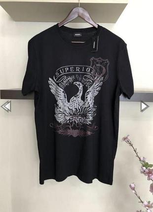 Стильна та класна чоловіча футболка