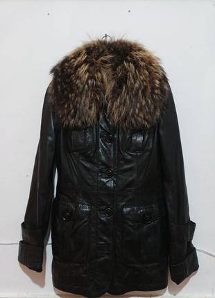 Кожана жіноча курточка