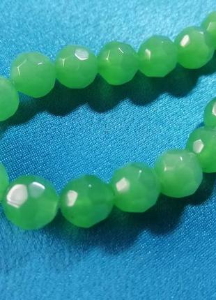 Намисто — намисто * нефрит*.