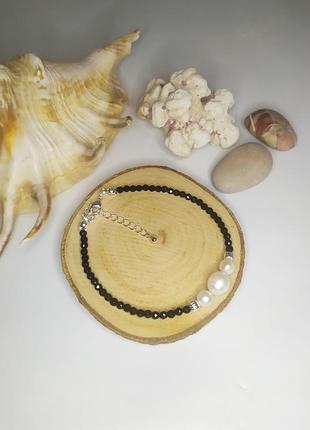 Браслет с жемчугом и черной шпинелью