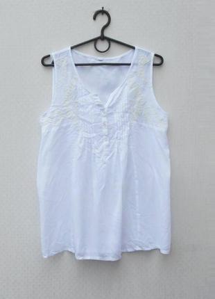 Легкая хлопковая блузка с вышивкой