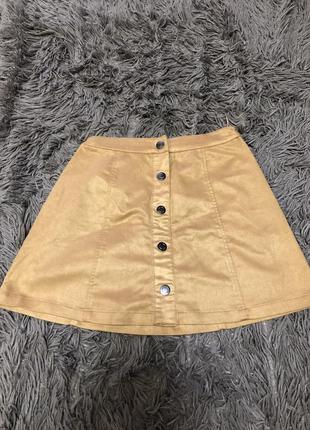 Спілниця,може бути на xs дорослий,або підліткова