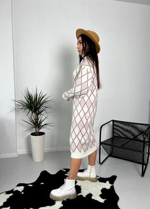 Платье оверсайз с принтом трендовое с воротником молочное с длинным рукавом тепла миди стильное6 фото