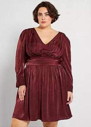 Бордово-баклажановое саниновое платье kiabi ( размер 14)
