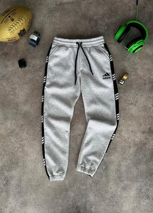 Спортивні штани adidas